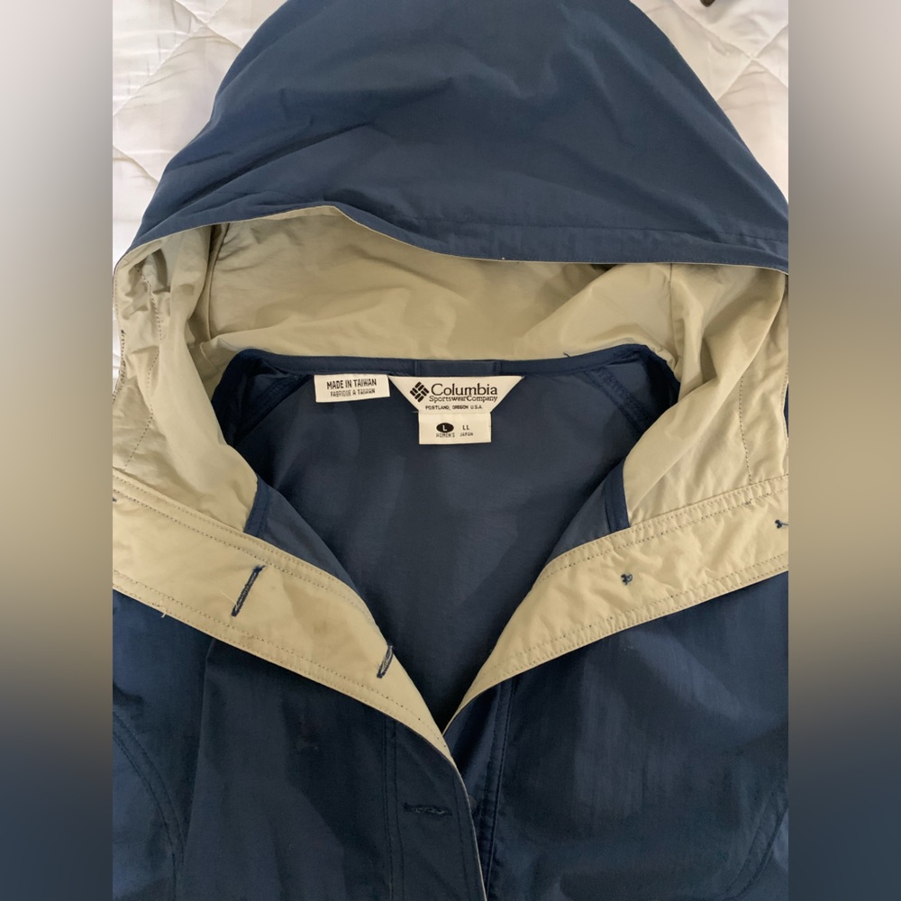 Vintage Women’s Columbia pullover, button up, windbreaker, rain jacket. Blue. - Picture 2 of 4